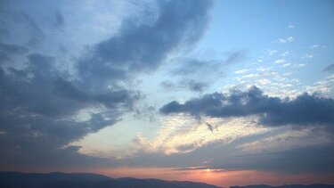 Νεφώσεις και ασθενείς βροχές την Δευτέρα στην Κρήτη