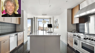 Πωλητήριο στο πολυτελές διαμέρισμα του Bon Jovi