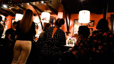 Έρχεται αποκλιμάκωση των μέτρων - Πότε θα επιστρέψουμε στην κανονικότητα