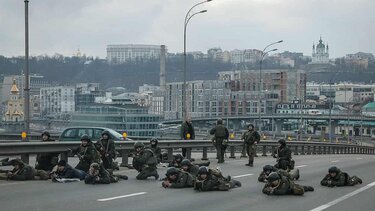 Η Ρωσία προειδοποιεί με χτυπήματα στο Κίεβο – Καλεί κατοίκους να εγκαταλείψουν τα σπίτια τους