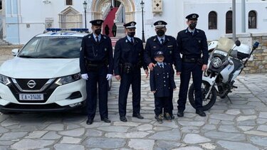 Αγοράκι από την Τήνο έκανε το όνειρό του πραγματικότητα: 'Έγινε αστυνομικός