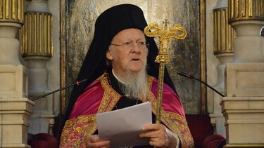 Βαρθολομαίος: Η Θεομήτωρ να τερματίσει τον αποτρόπαιο πόλεμο στην Ουκρανία