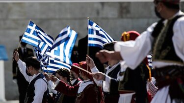 Παγώνη: Μην πάτε στις παρελάσεις, καλύτερο φέτος το Πάσχα αλλά δεν βγαίνουν οι μάσκες