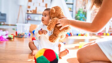 Εντός Μαρτίου η εφαρμογή του προγράμματος «Νταντάδες της Γειτονιάς»	