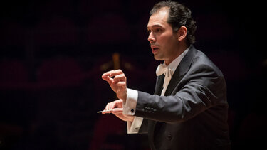 Ο Ρώσος μαέστρος Τουγκάν Σοχίεφ παραιτήθηκε από τα Μπολσόι της Μόσχας