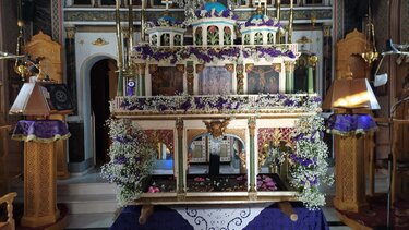  Χίος: Ο ιστορικός επιτάφιος των Μικρασιατών από την Αγία Παρασκευή του Τσεσμέ ξαναστολίστηκε σήμερα στο Καστέλο 