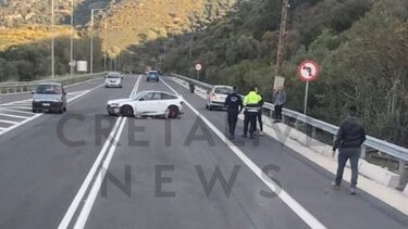 Τροχαίο στο ΒΟΑΚ - Κάθετα στο δρόμο το ΙΧ 