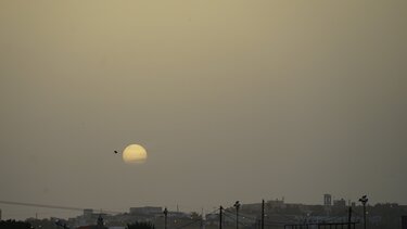 Μία... χλωμή ανατολή λόγω αφρικανικής σκόνης