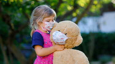 Κορωνοϊός: Χρήση μάσκας σε μέσα μεταφοράς, σχολεία και κλειστούς χώρους ζητά ο Καπραβέλος