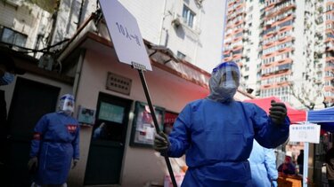 Χάος και πανικός από το σκληρό lockdown στη Σανγκάη