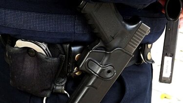 Έκλεψαν το όπλο αστυνομικού από το σπίτι του