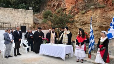 Στα αποκαλυπτήρια της προτομής του Ήρωα Μπιτζαράκη, οι βουλευτές ΣΥΡΙΖΑ Ηρακλείου