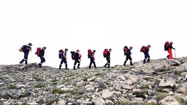 Σε εξέλιξη μεγάλη επιχείρηση για τη μεταφορά τραυματισμένου ορειβάτη στον Όλυμπο