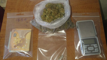 Η έρευνα στο δωμάτιο ξενοδοχείου "έβγαλε" λαβράκι!