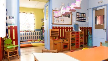 Oι οριστικοί πίνακες επιλογής βρεφών και νηπίων που θα φιλοξενηθούν δωρεάν στους 26 βρεφονηπιακούς σταθμούς της ΔΥΠΑ