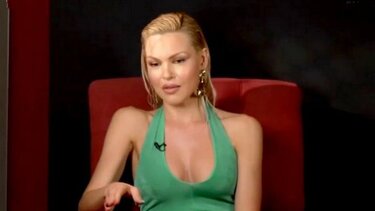 Βίκυ Κάβουρα: Η αποκάλυψη για τον τσακωμό με τη Σοφία Μουτίδου στα καμαρίνια