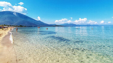 Η παραλία – όνειρο με το παράξενο φαινόμενο που βρίσκεται μια «ανάσα» από την Αθήνα