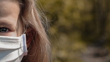 Κορωνοϊός: Τα μέτρα πήγαν… περίπατο, οι νοσηλείες αυξάνονται οι ειδικοί χτυπούν καμπανάκι για 6ο κύμα