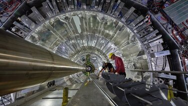 Τα πρωτόνια ξανατρέχουν στο CERN