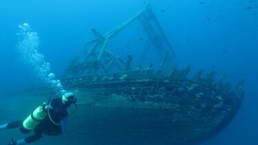 Επισκέψιμο για καταδύσεις αναψυχής το μνημείο-ναυάγιο του ατμόπλοιου στο Μαράθι 