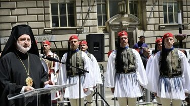 Ελπιδοφόρος: Η σημαία μας αναδεικνύει την έννοια της δημοκρατίας και της ελευθερίας