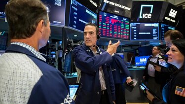 Η Wall Street βυθίζεται: Ξεπούλημα στις μετοχές των εταιρειών τεχνολογίας 