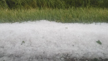 Σφοδρή χαλαζόπτωση στην Κοζάνη – Μεγάλες καταστροφές