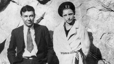 Η ιστορία της Κυριακής: Έρωτας, σφαίρες και μπλουζ - Η αληθινή ιστορία των Μπόνι και Κλάιντ