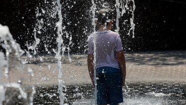 Ανεβαίνει κατακόρυφα η θερμοκρασία μέρα με τη μέρα!