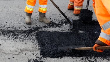 Ξεκινούν οι εργασίες ασφαλτόστρωσης από τον κόμβο στο Γιόφυρο έως τον κόμβο Λινοπεραμάτων