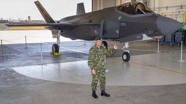 Στη γραμμή παραγωγής των F-35 στην Ουάσιγκτον ο αρχηγός ΓΕΕΘΑ