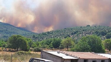 Μεγάλη φωτιά στη Ρογκάδα Λέσβου - Εκκενώνονται περιοχές