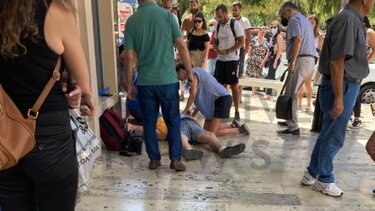 Κατέρρευσε μπροστά στα μάτια των περαστικών 