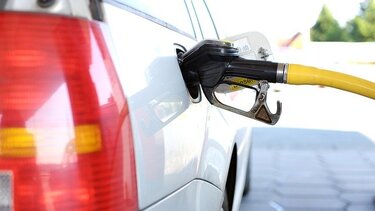 Πώς η τιμή του diesel κίνησης θα πέσει από 2,262 σε 1,552 ευρώ/λίτρο