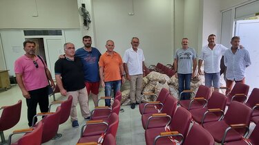 Μοίρασαν ένα τόνο πατάτες σε οικογένειες του Ηρακλείου