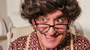 «Η γιαγιά» σε Διαβαϊδέ και Μάραθος