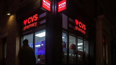 ΗΠΑ: Οι εταιρείες Walmart, Walgreens και CVS καταδικάζονται να πληρώσουν σε κομητείες από τη δικαιοσύνη