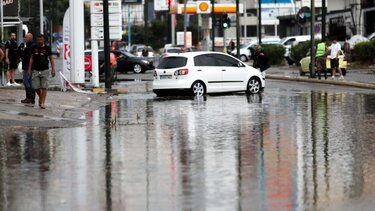 Αποκαταστάθηκε η κυκλοφορία στις λεωφόρους Ποσειδώνος και Βουλιαγμένης