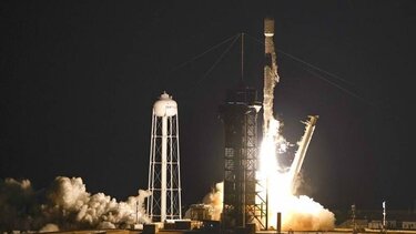 Space X: Εκτόξευσε πύραυλο που μεταφέρει 46 δορυφόρους