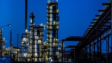 Η Γερμανία στην αντεπίθεση, καταλαμβάνει το ρωσικό διυλιστήριο του Βερολίνου