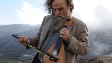 Μήπως είδατε τις λύρες του Ψαραντώνη;