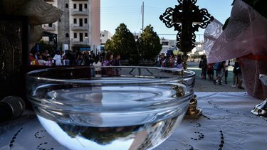 Επέστρεψαν στην κανονικότητα οι μαθητές του Ηρακλείου, χωρίς μέτρα και κενά το πρώτο κουδούνι