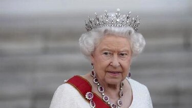 Η βρετανική Vogue τιμά τη μνήμη της βασίλισσας 