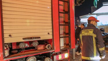 Φωτιά σε διαμέρισμα στον Πειραιά - Πληροφορίες για εγκλωβισμένους