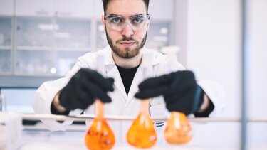 Φαρμακευτική: Μία πολύπλευρη επιστήμη που ανοίγει ένα ευρύ φάσμα επαγγελματικών επιλογών