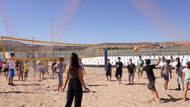 Γέμισε από παιδικά χαμόγελα το Karteros Beach Sports Center