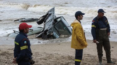 Η επιμήκυνση της τουριστικής περιόδου κι ένας κουβάς για τα βρόχινα… καλού κακού!