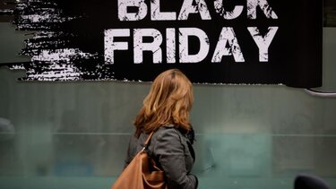 Black Friday 2024: Πότε πέφτει – Χρήσιμες συμβουλές για ασφαλείς αγορές