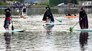 Halloween 2022: Εντυπωσιακά καρέ και τρομακτικές μεταμφιέσεις από τη γιορτή που έγινε μόδα