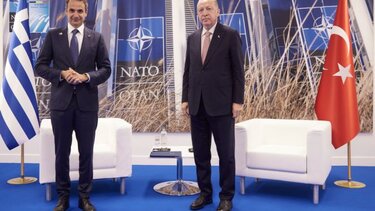 Ένταση Μητσοτάκη – Ερντογάν στην Πράγα: «Να πάψεις να αμφισβητείς την κυριαρχία των νησιών»